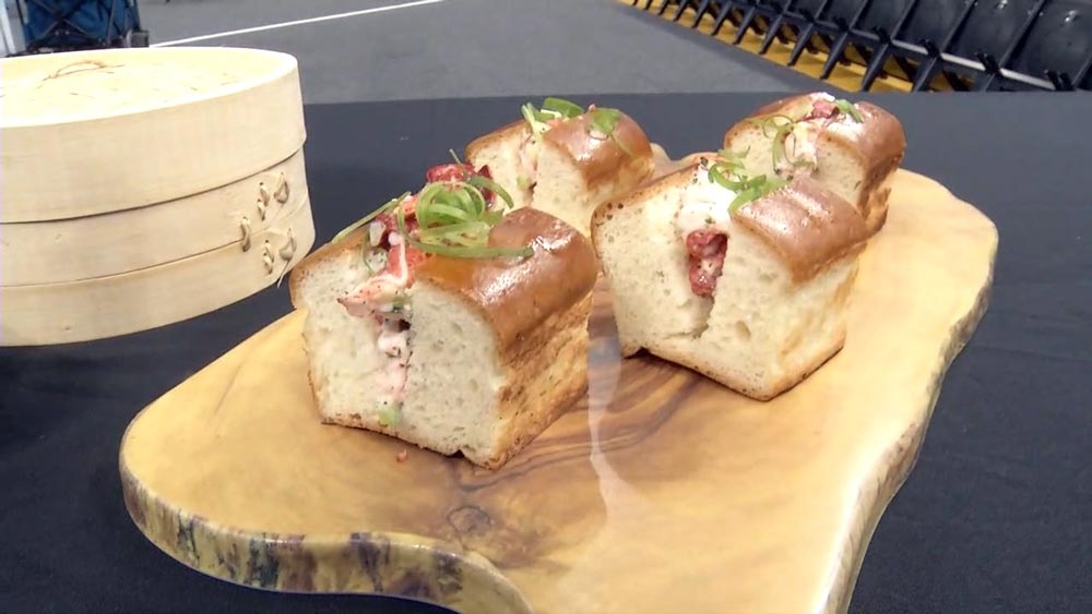 Chase Center concessions include lobster rolls from Sam's Chowder House