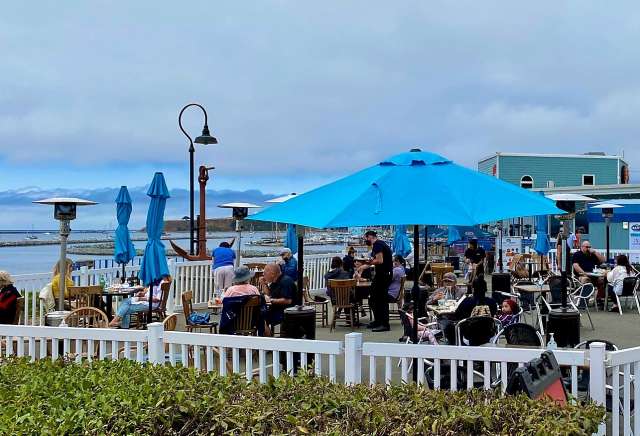 waterfront outdoor dining in Half Moon Bay